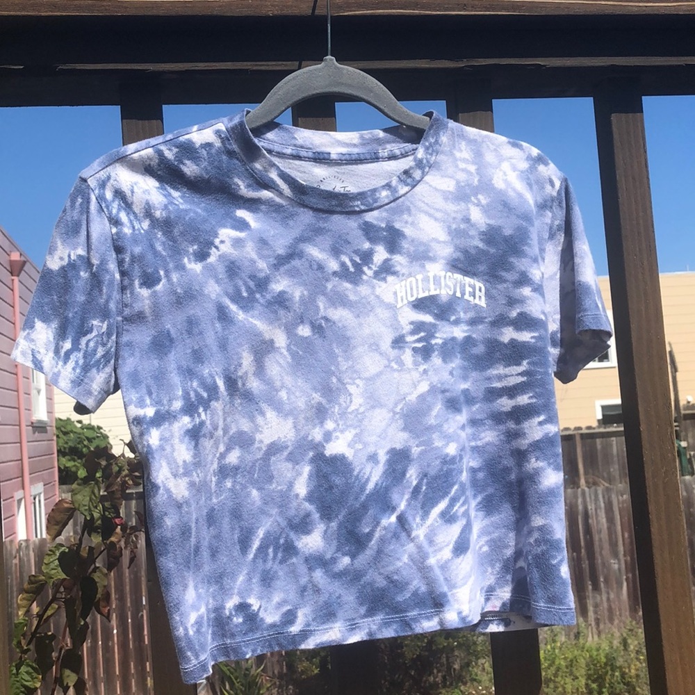 HOLLISTER T-SHIRT